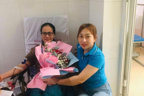 Chương trình hiến máu tình nguyện “Trao giọt máu hồng – Gửi cả yêu thương”
